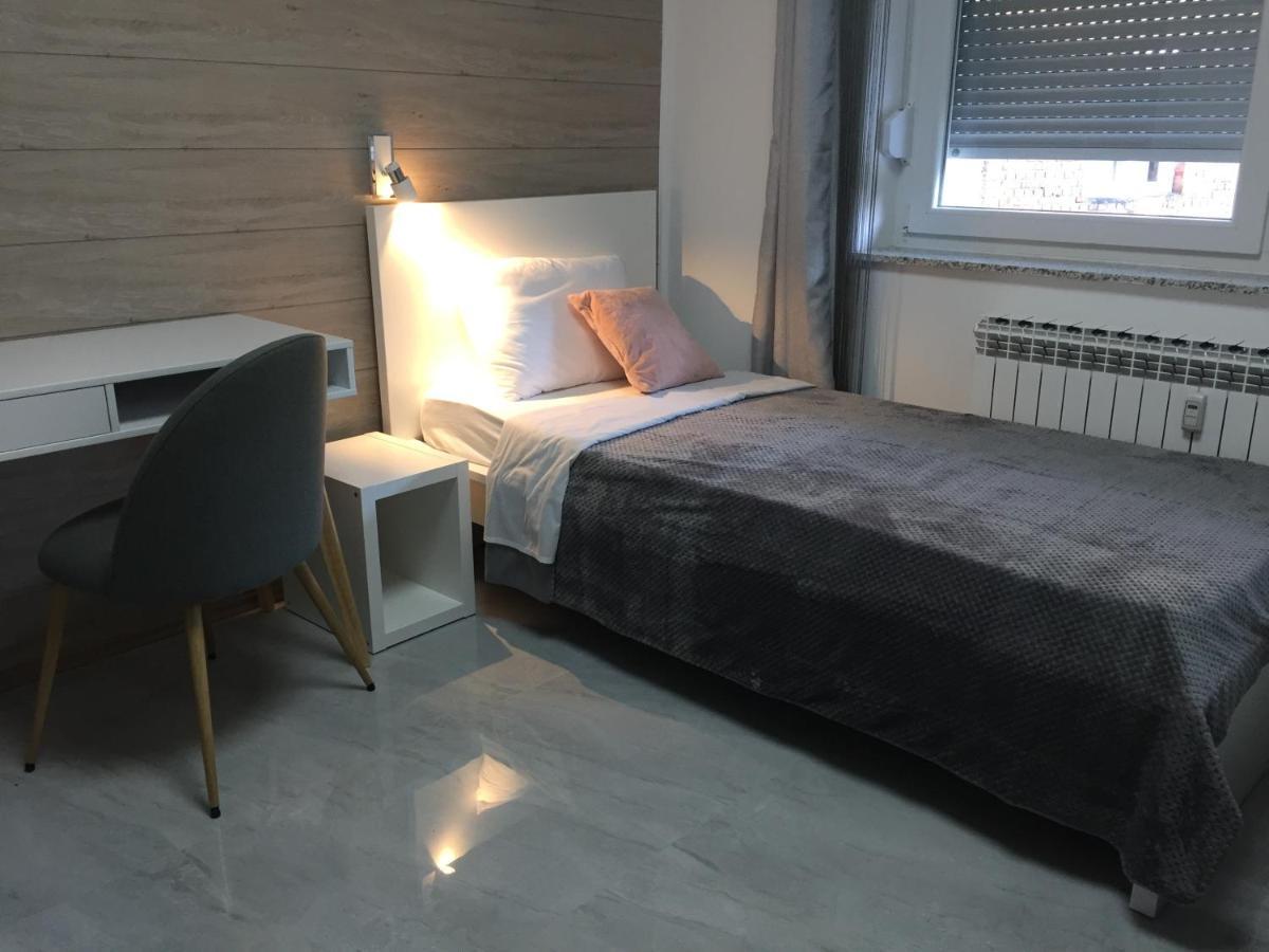 Apartman Sonas 2 With Free Private Parking كارلوفاتش المظهر الخارجي الصورة