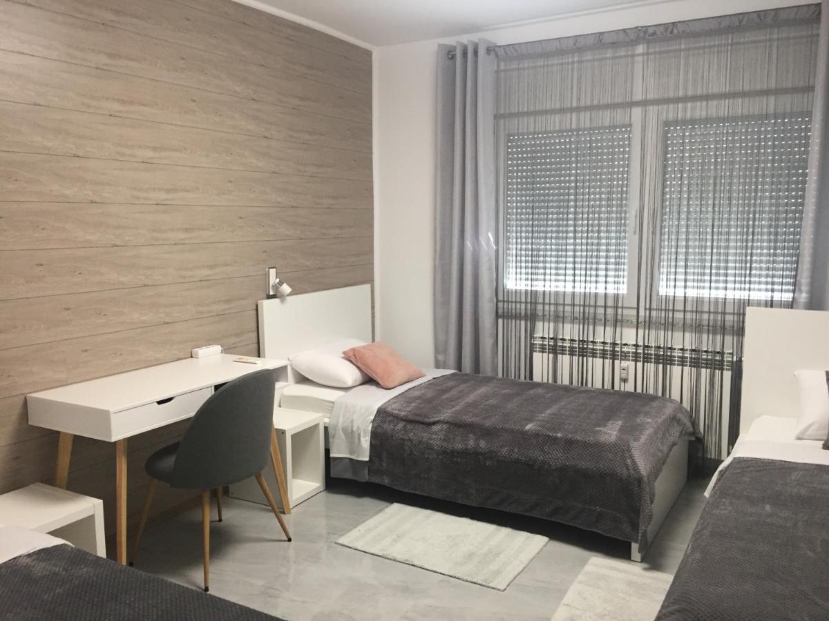 Apartman Sonas 2 With Free Private Parking كارلوفاتش المظهر الخارجي الصورة