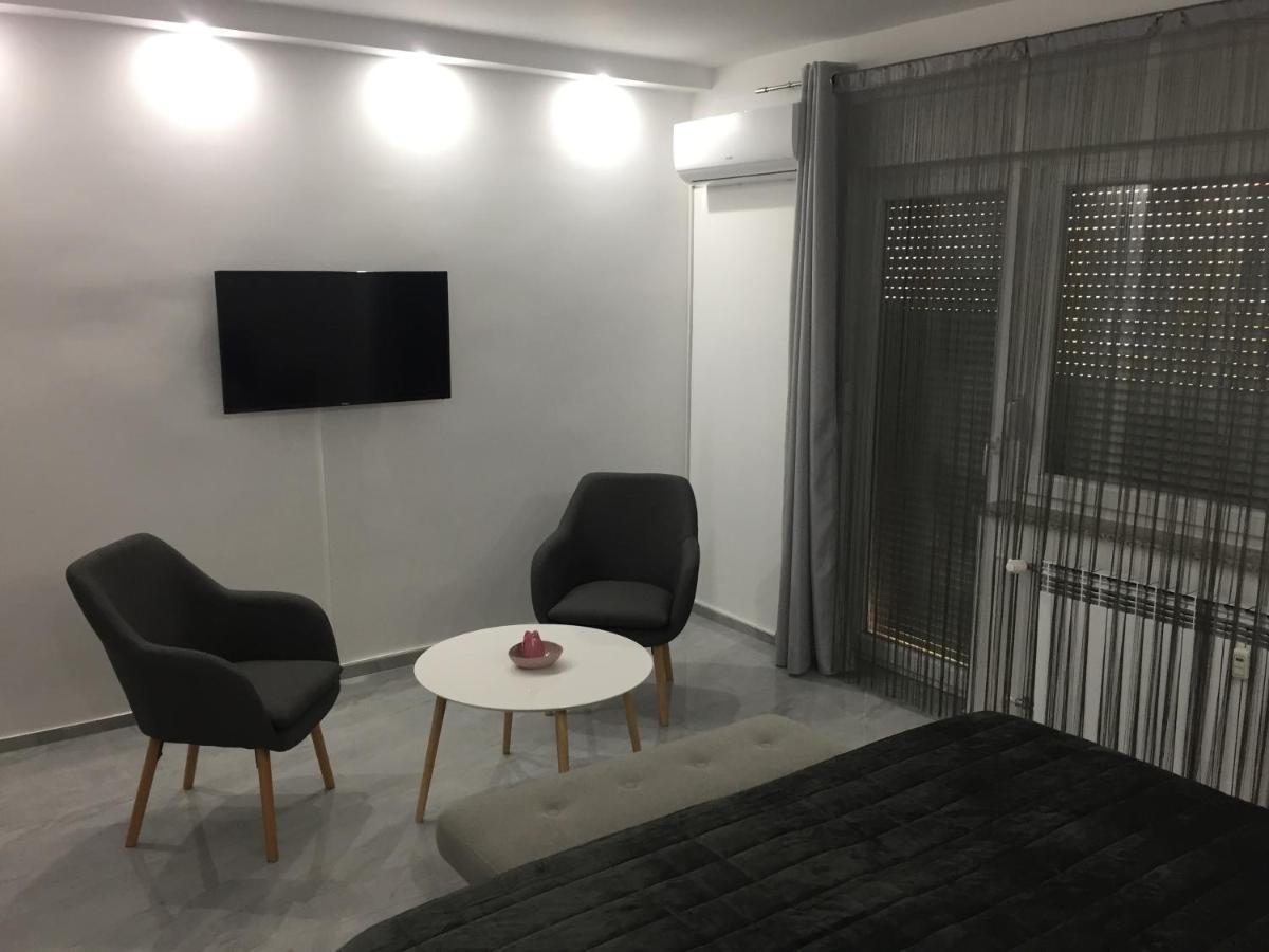 Apartman Sonas 2 With Free Private Parking كارلوفاتش المظهر الخارجي الصورة